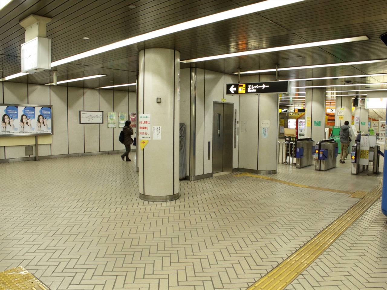 写真deフカボリ「神戸市営地下鉄湊川公園駅」今回は、神戸芸術工科大学学生作品で「湊川公園駅」をご紹介します。